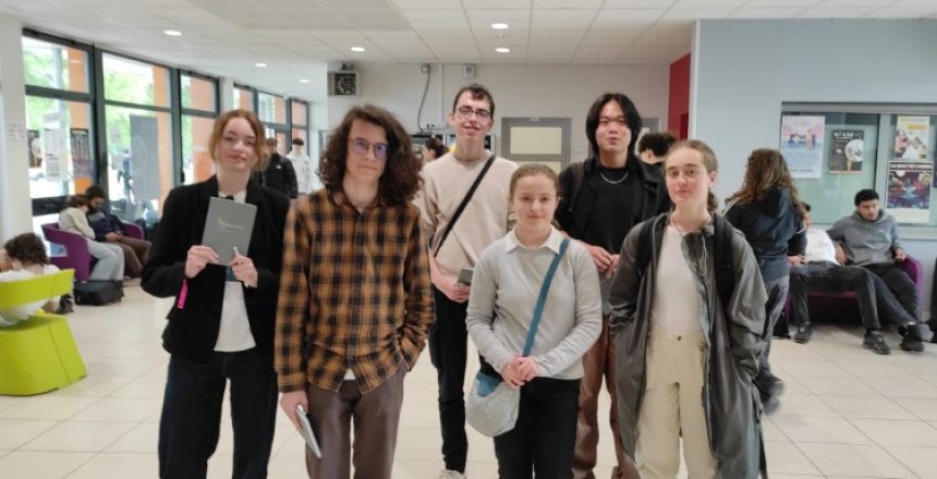 1745913542357 (Petit)